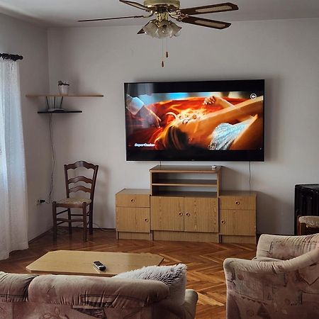 Apartmani Mazzarolli Jadranovo Bagian luar foto