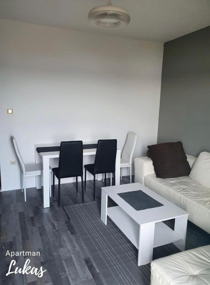 Apartmani Mazzarolli Jadranovo Ruang foto