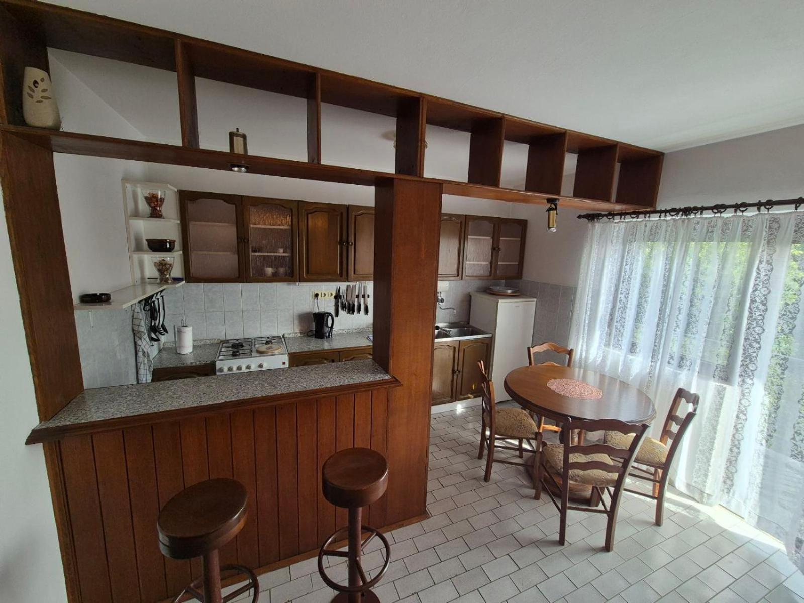 Apartmani Mazzarolli Jadranovo Bagian luar foto