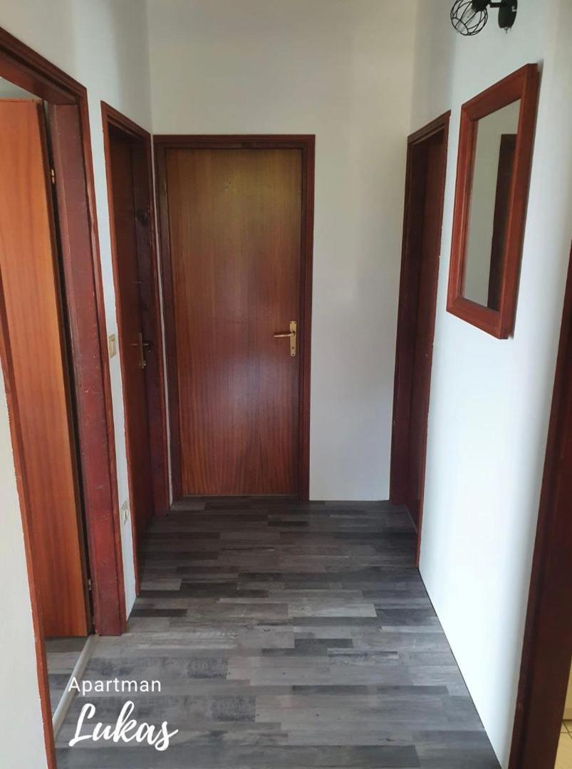 Apartmani Mazzarolli Jadranovo Ruang foto