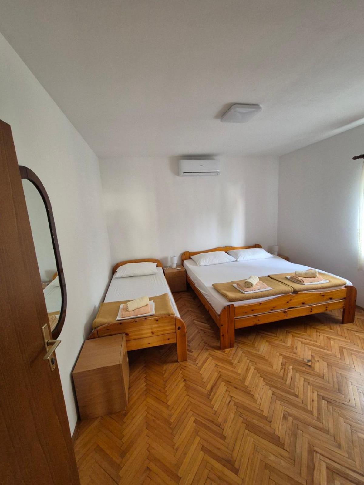 Apartmani Mazzarolli Jadranovo Bagian luar foto