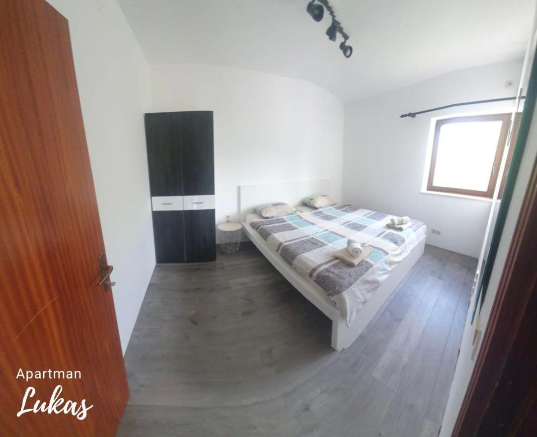Apartmani Mazzarolli Jadranovo Ruang foto
